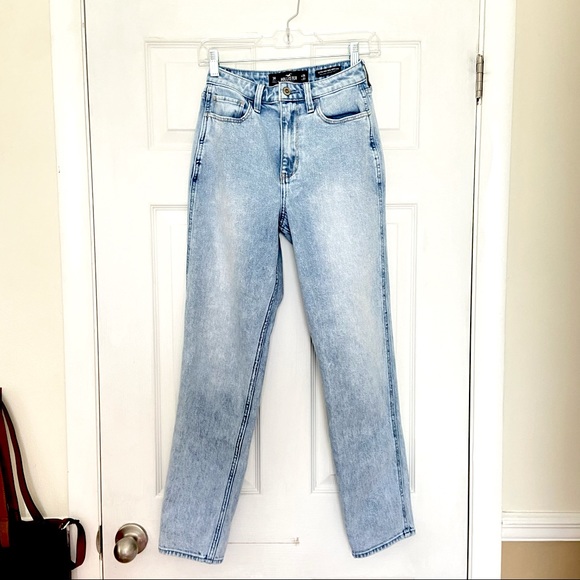 SOLD 🔴 Hollister ultra high rise mom Jean vintage - Picture 2 of 12